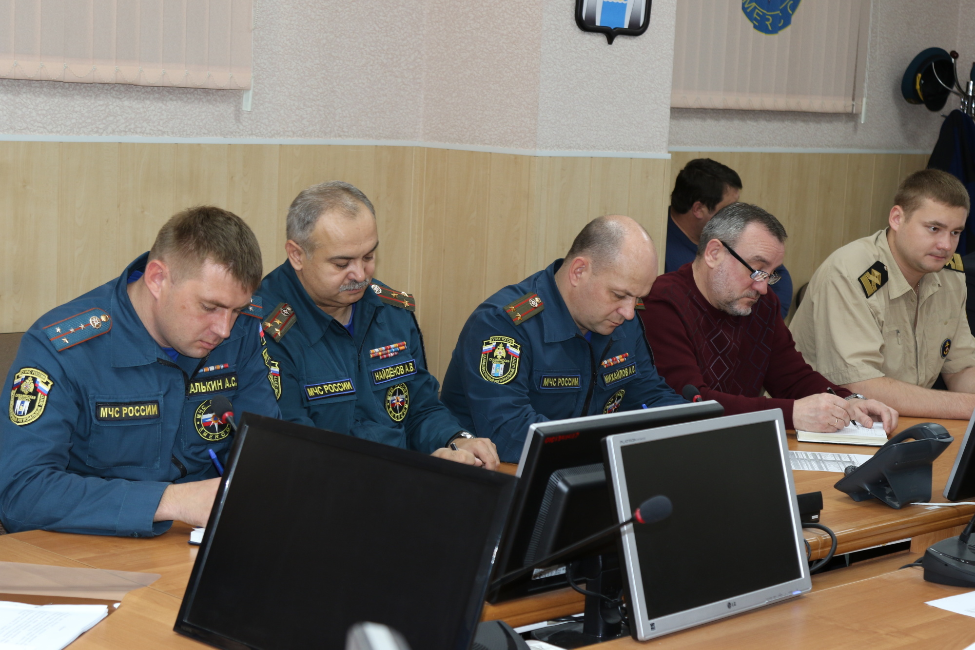 Сахалин последние новости сегодня. Начальник ГУ МЧС Сахалинской области. ГУ МЧС России по Сахалинской области. ЦУКС Сахалинской области. Новоселов МЧС Сахалинской области.