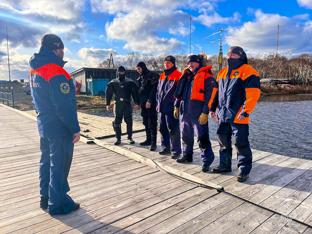 В Сахалинской области прошли сборы водолазов чрезвычайного ведомства -  Новости - Главное управление МЧС России по Сахалинской области